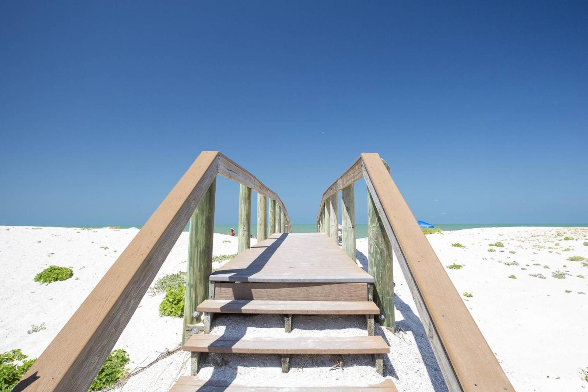 1 - Beach Club At Pass-A-Grille St. Pete Beach Exterior foto